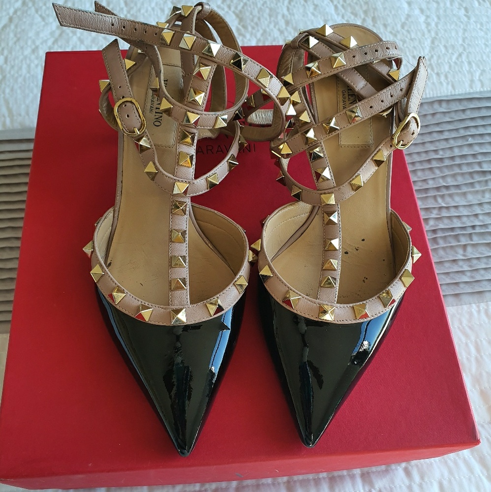 Sold-Authentic Valentino Studded Pumps